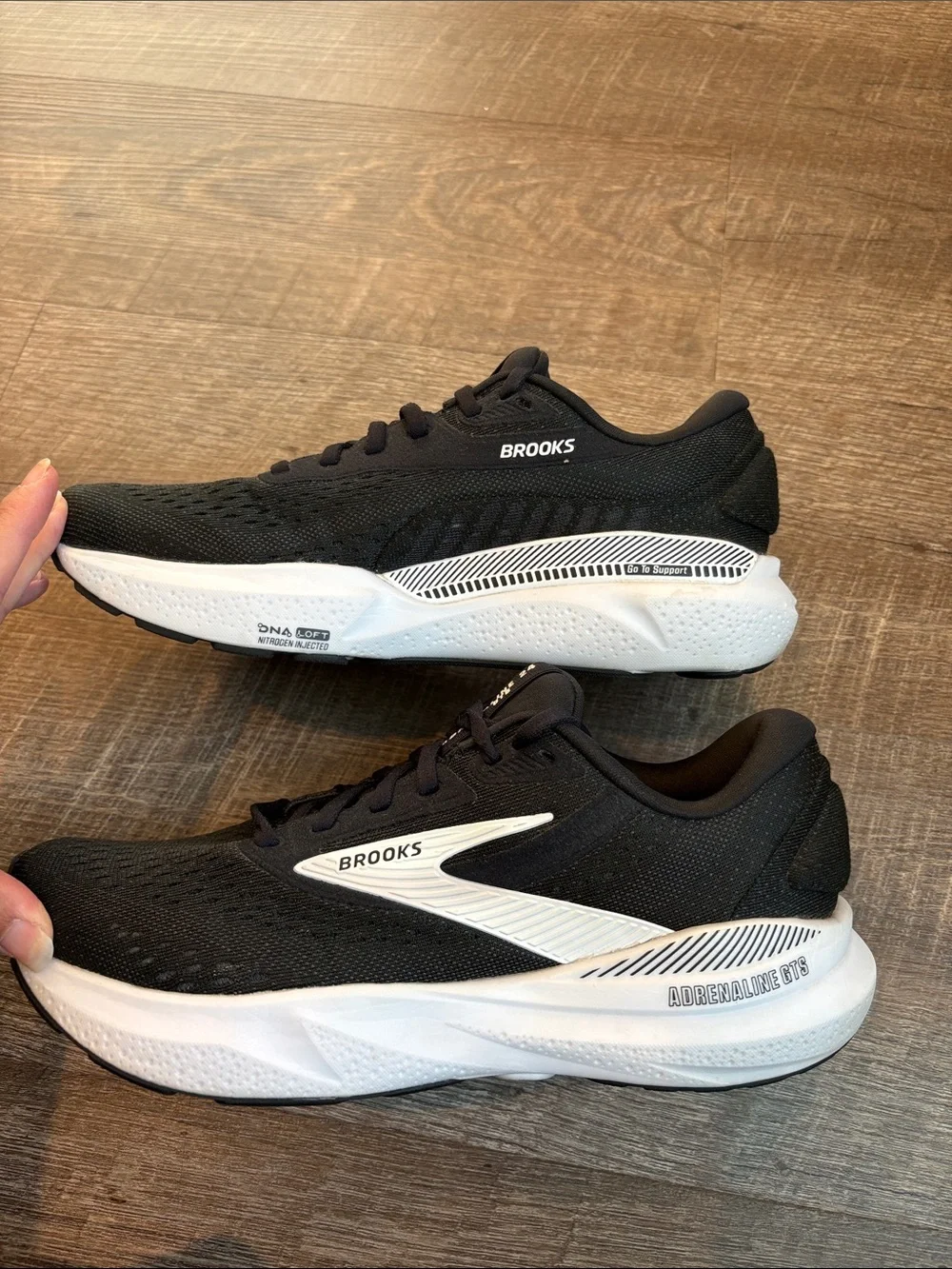 Brooks Adrenaline GTS 24 Running Shoes Women’s 8.5 Black/White
